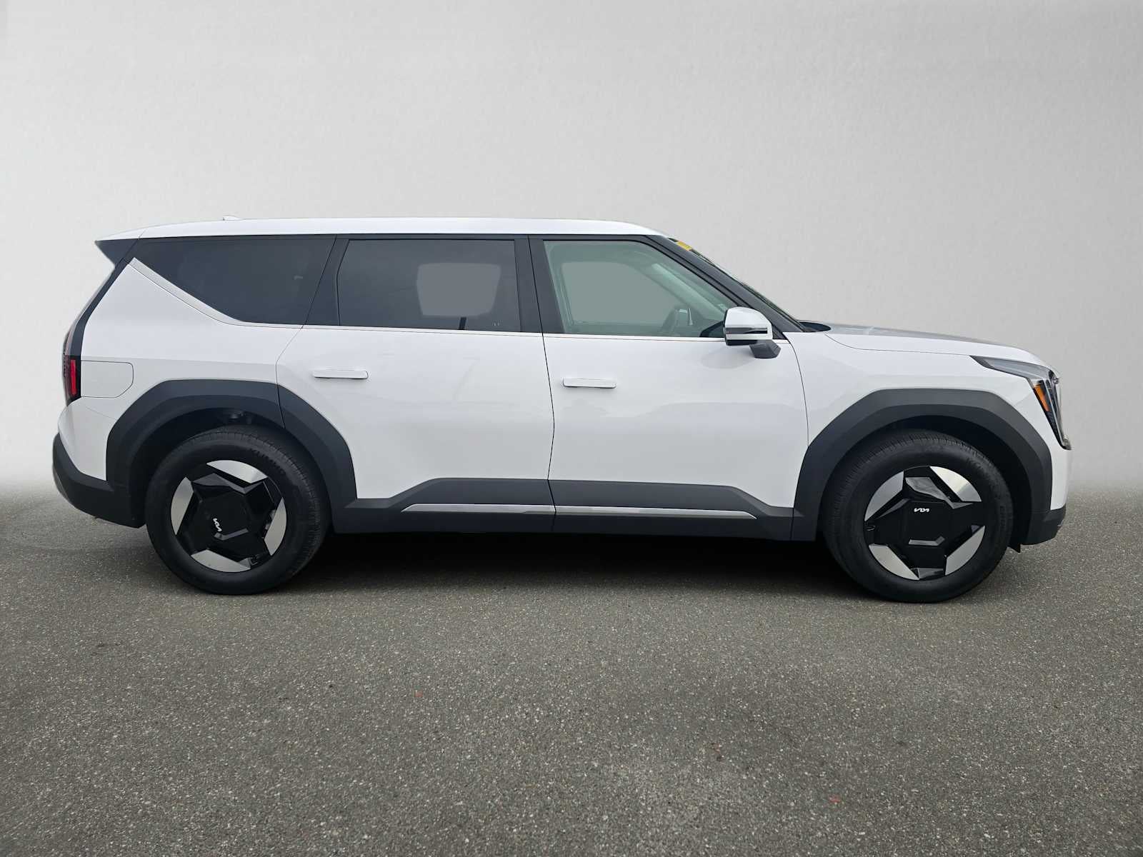 Used 2026 Kia EV9 Light with VIN 5XYAA5S28TG010125 for sale in Fremont, CA