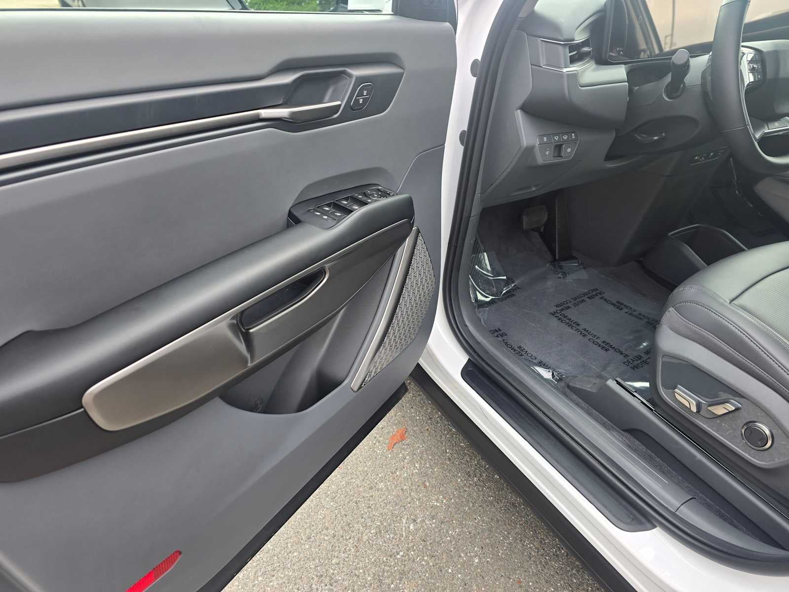 2026 Kia EV9 Light Short Range