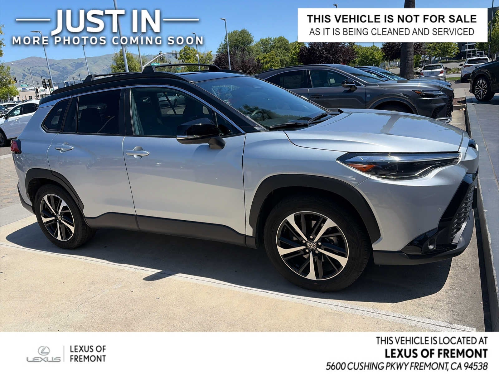 2025 Toyota Corolla Cross Hybrid XSE AWD's photo