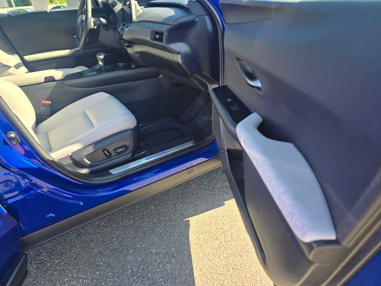 2023 Lexus UX 250h F SPORT DESIGN