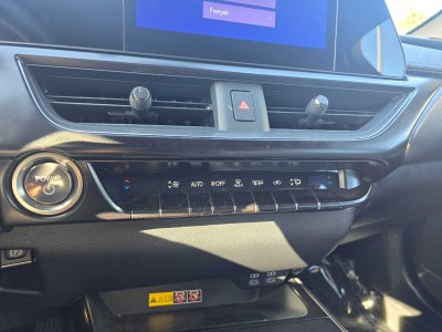 2023 Lexus UX 250h F SPORT DESIGN