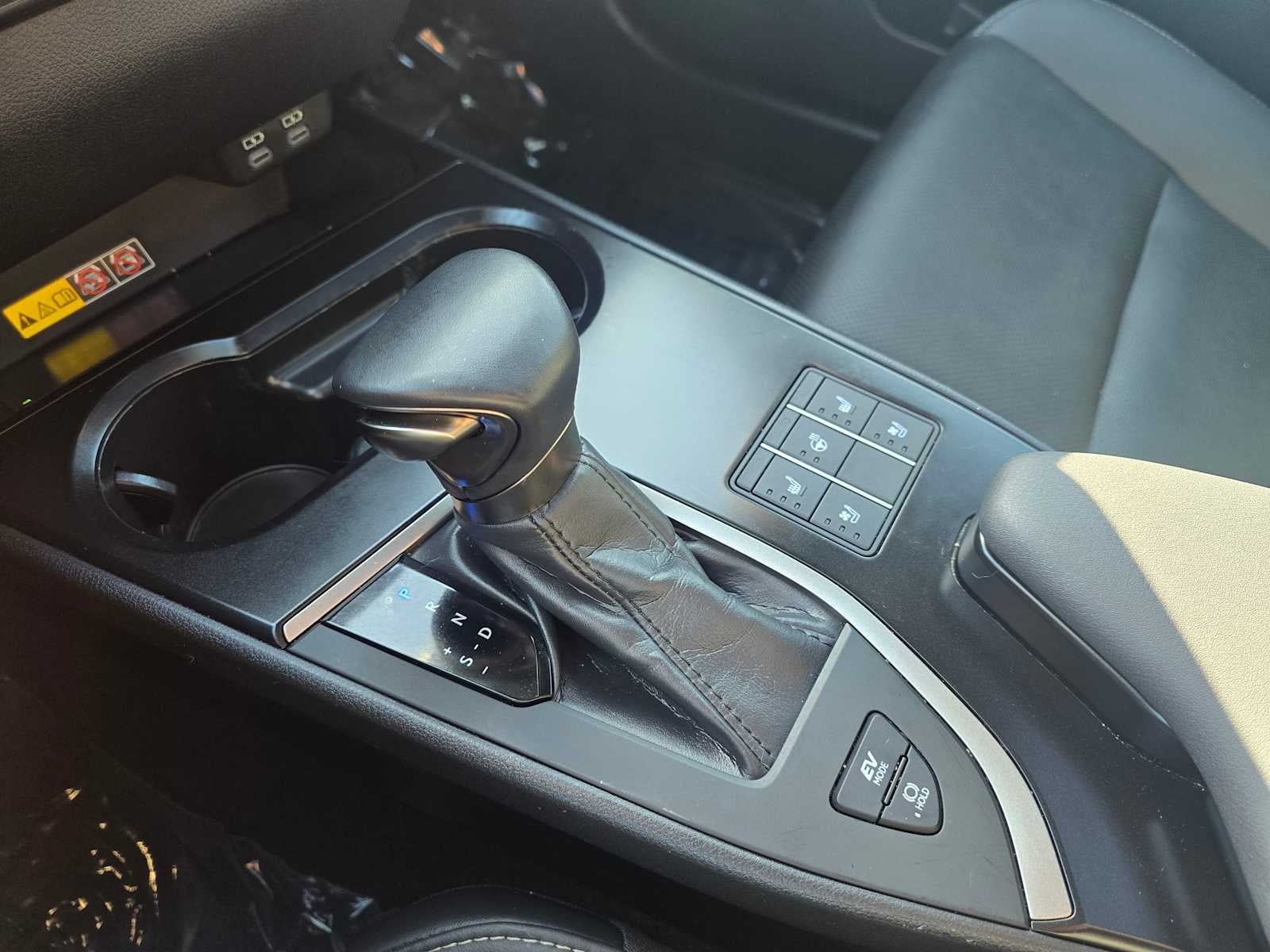 2024 Lexus UX 250h F SPORT DESIGN