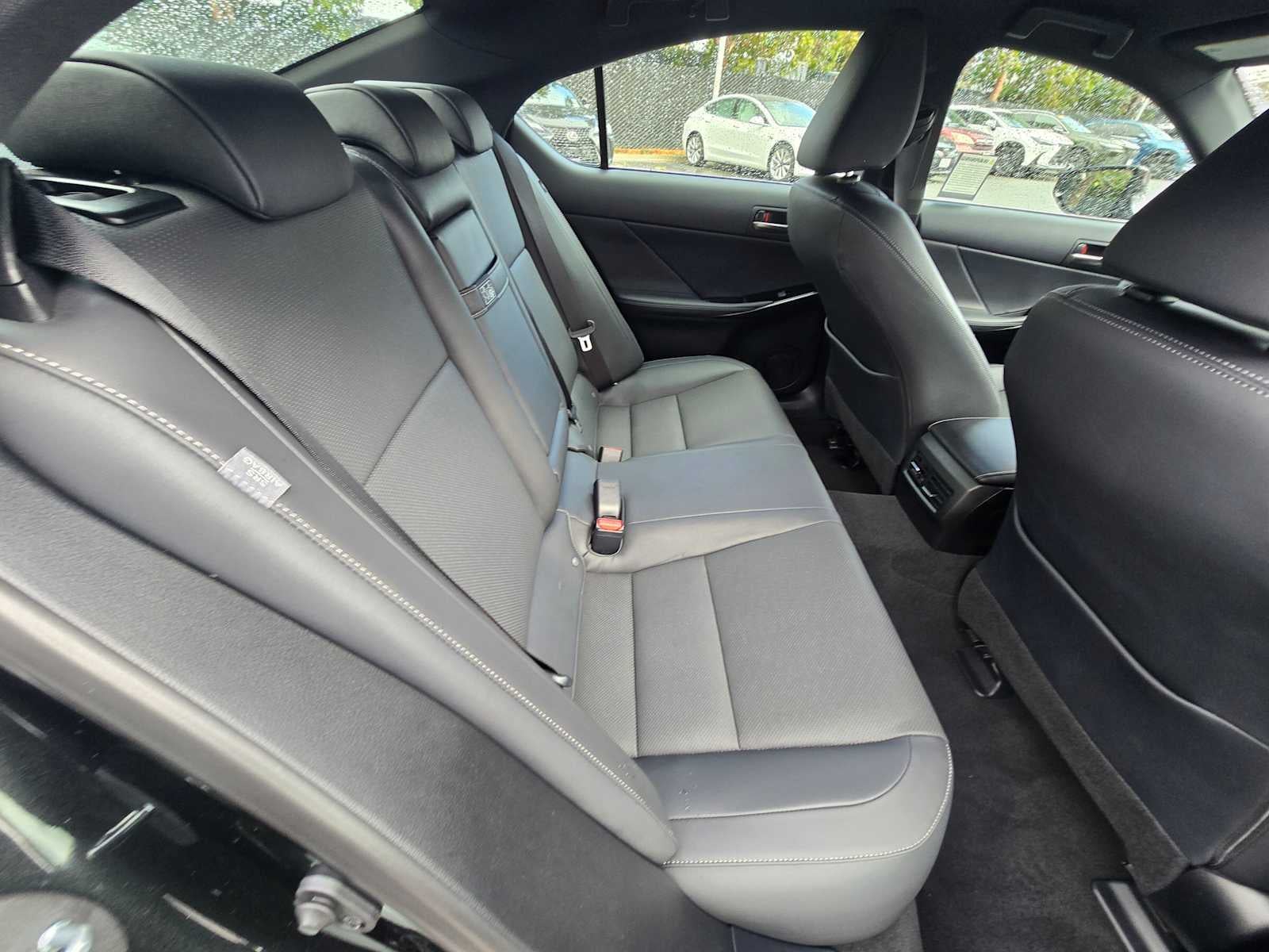 2025 Lexus IS 300 F SPORT DESIGN