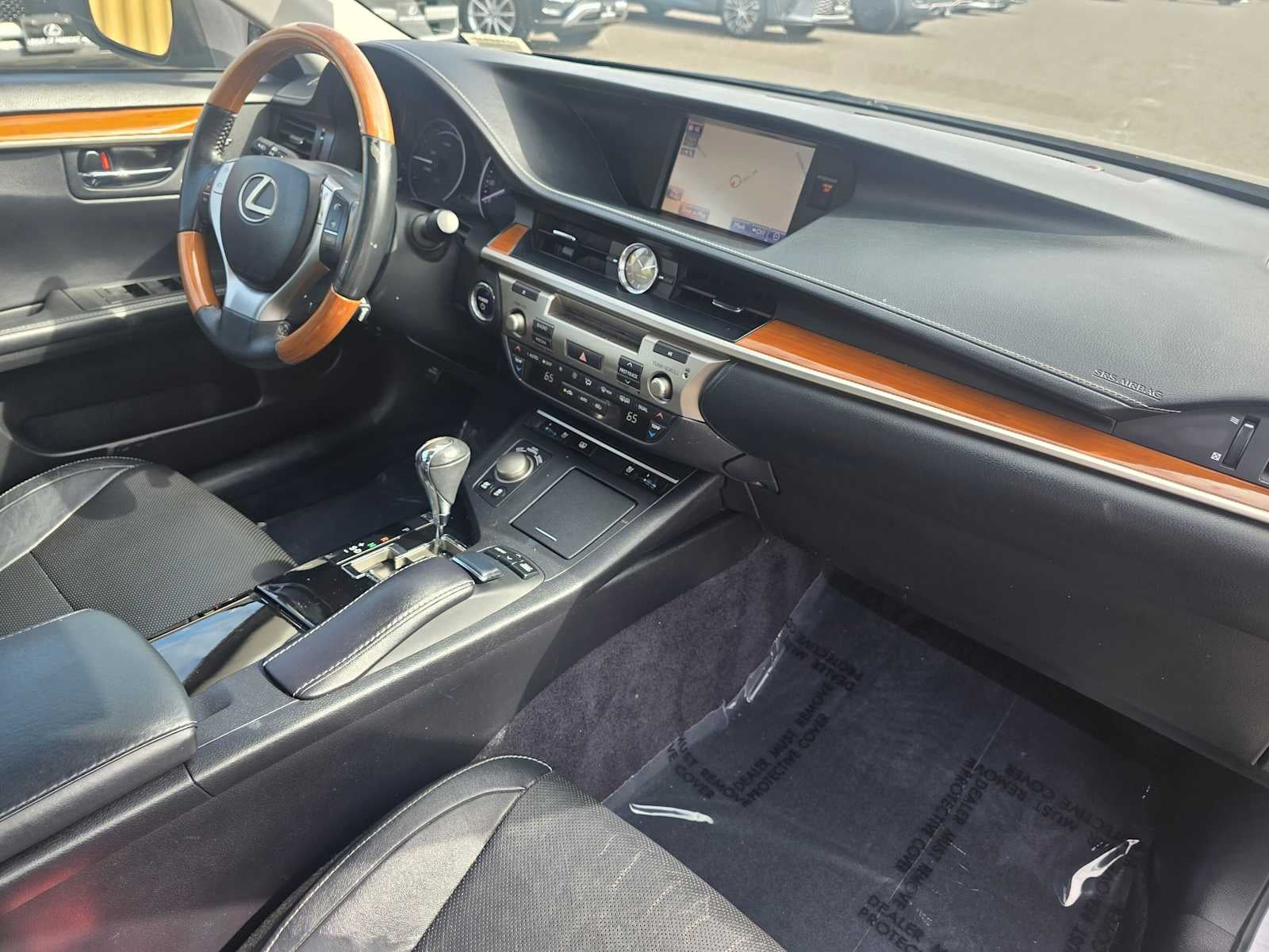 2014 Lexus ES 300h Hybrid
