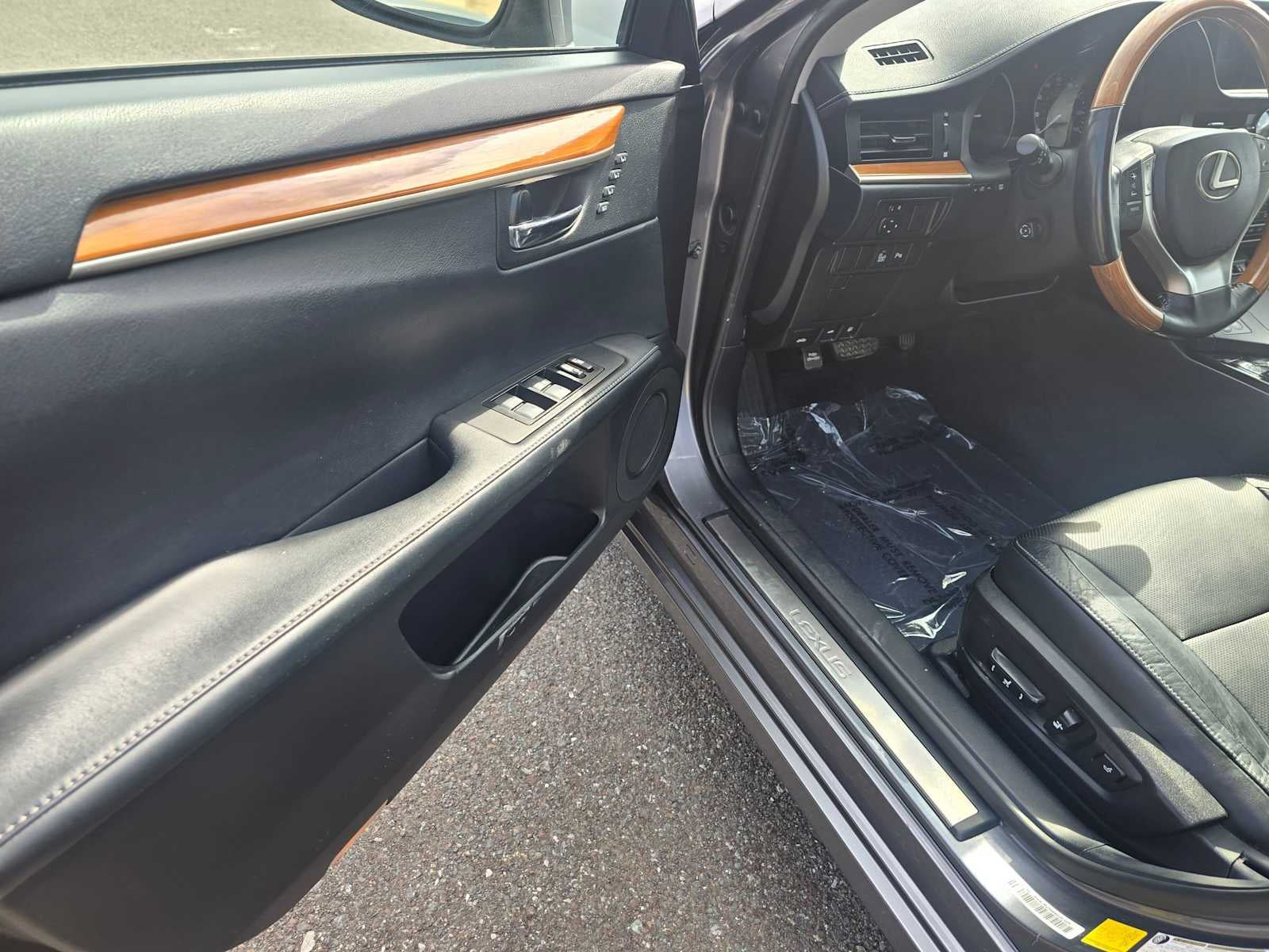 2014 Lexus ES 300h Hybrid