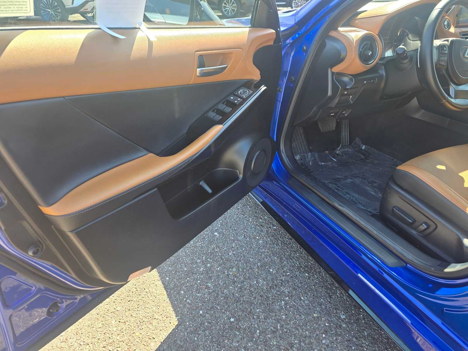 2023 Lexus IS 350 F SPORT DESIGN