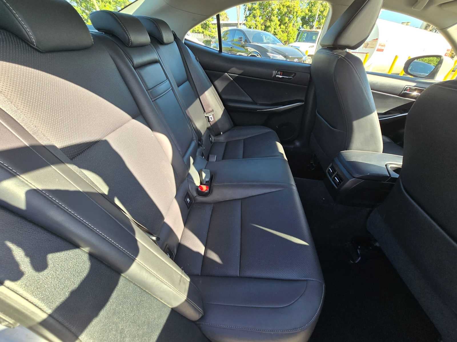 2016 Lexus IS 300 4dr Sdn AWD