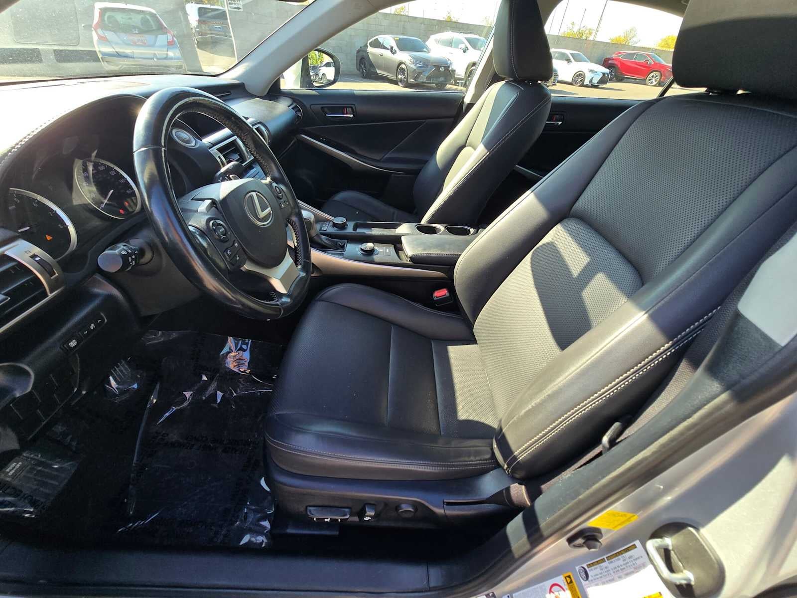 2016 Lexus IS 300 4dr Sdn AWD
