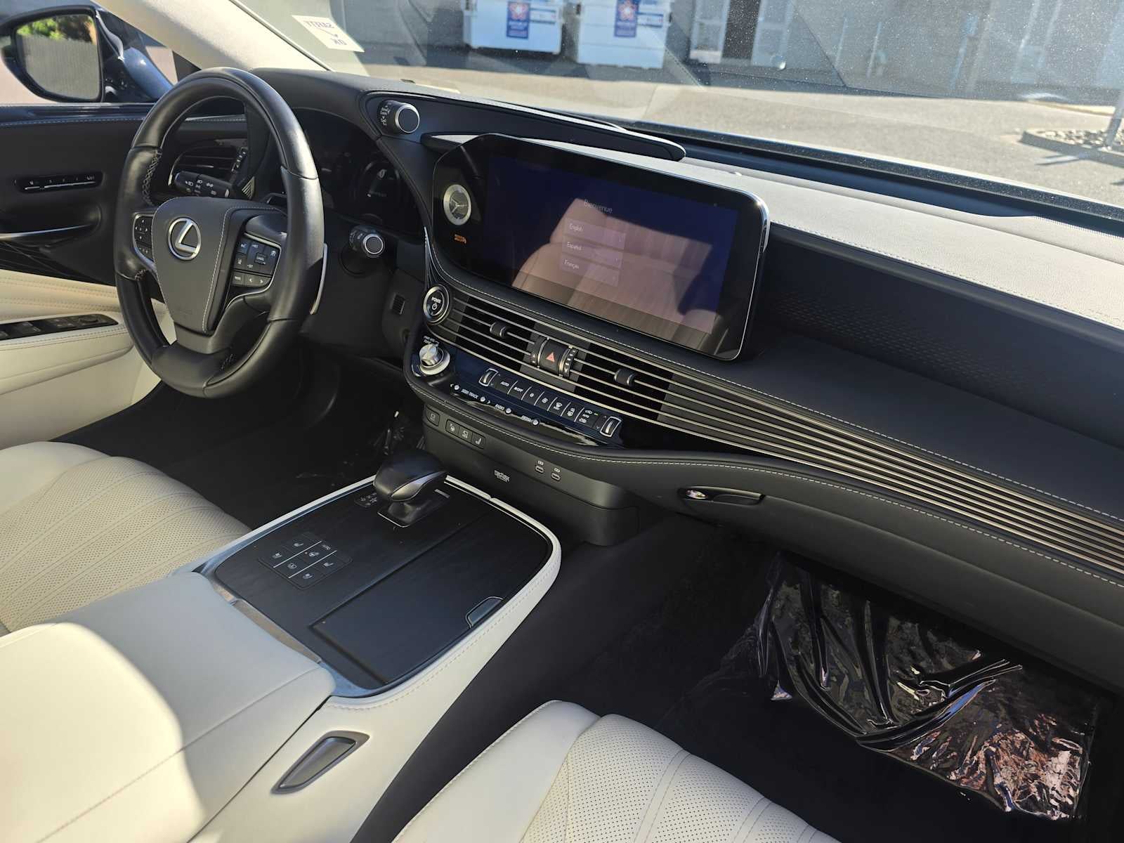 2023 Lexus LS 500h AWD