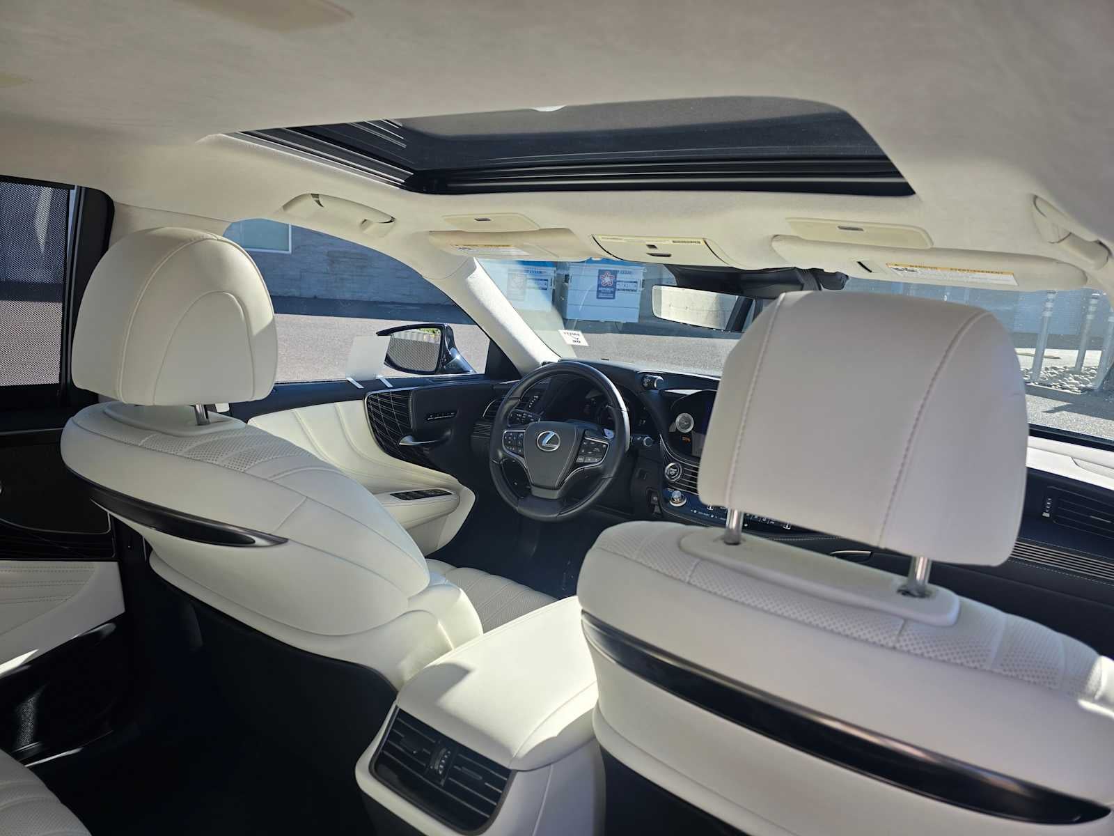 2023 Lexus LS 500h AWD