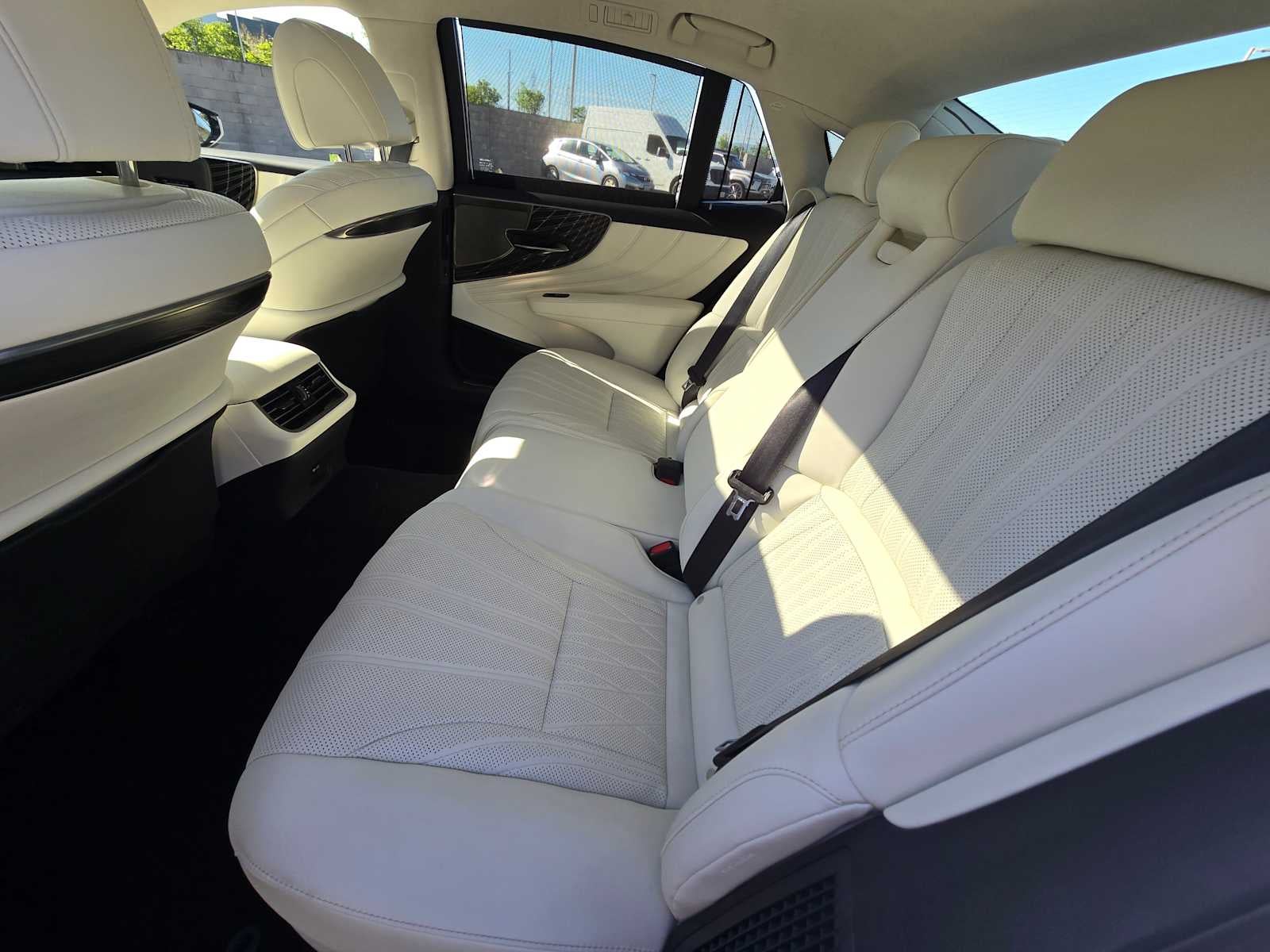 2023 Lexus LS 500h AWD