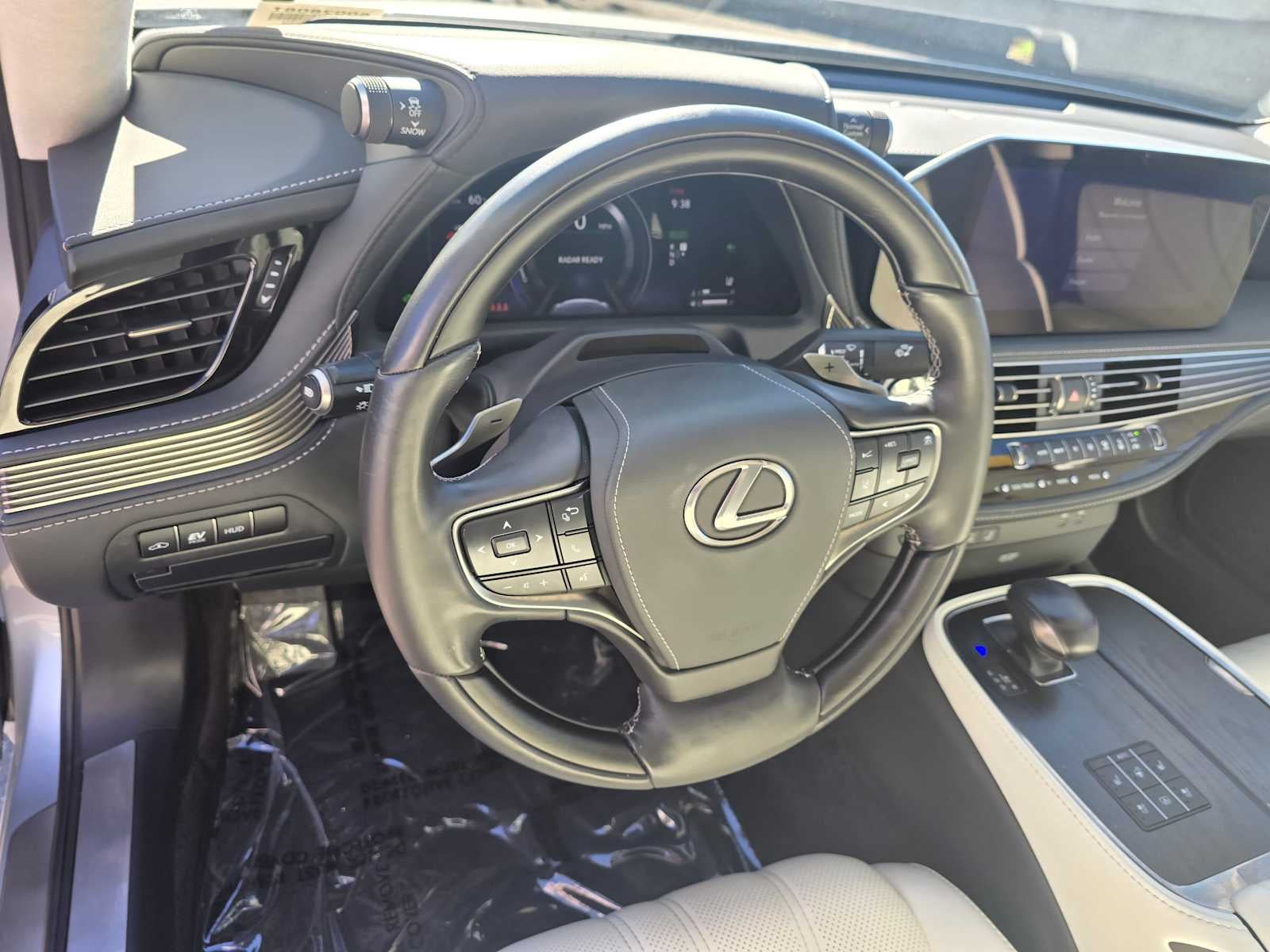 2023 Lexus LS 500h AWD