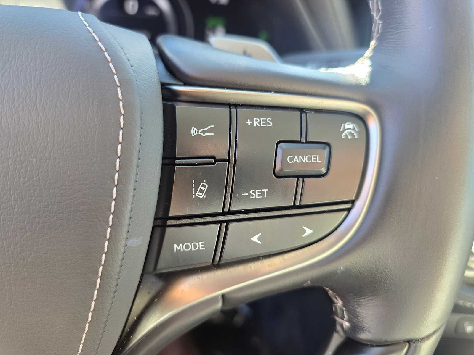 2023 Lexus LS 500h AWD