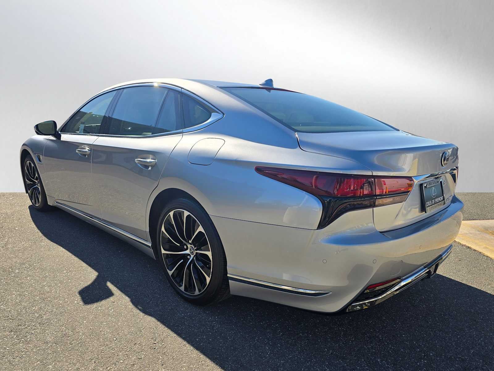 2023 Lexus LS 500h AWD