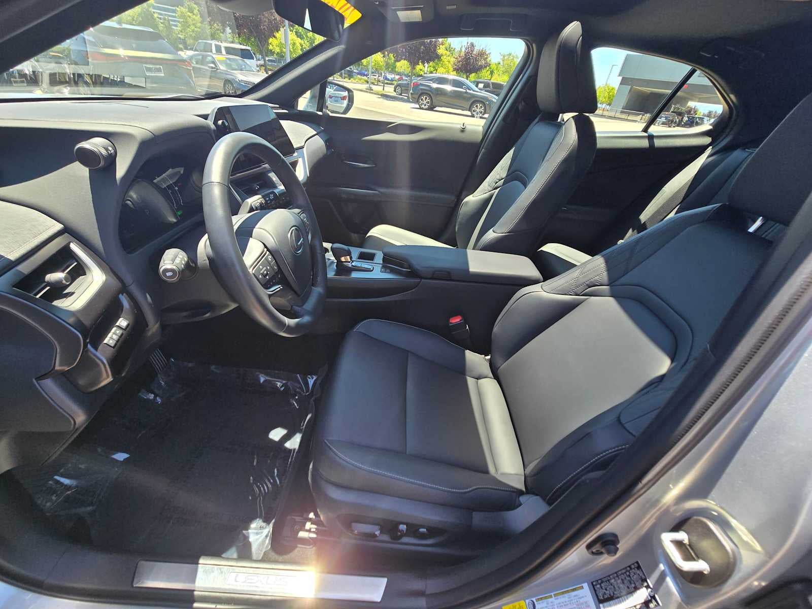 2025 Lexus UX 300h UX 300h