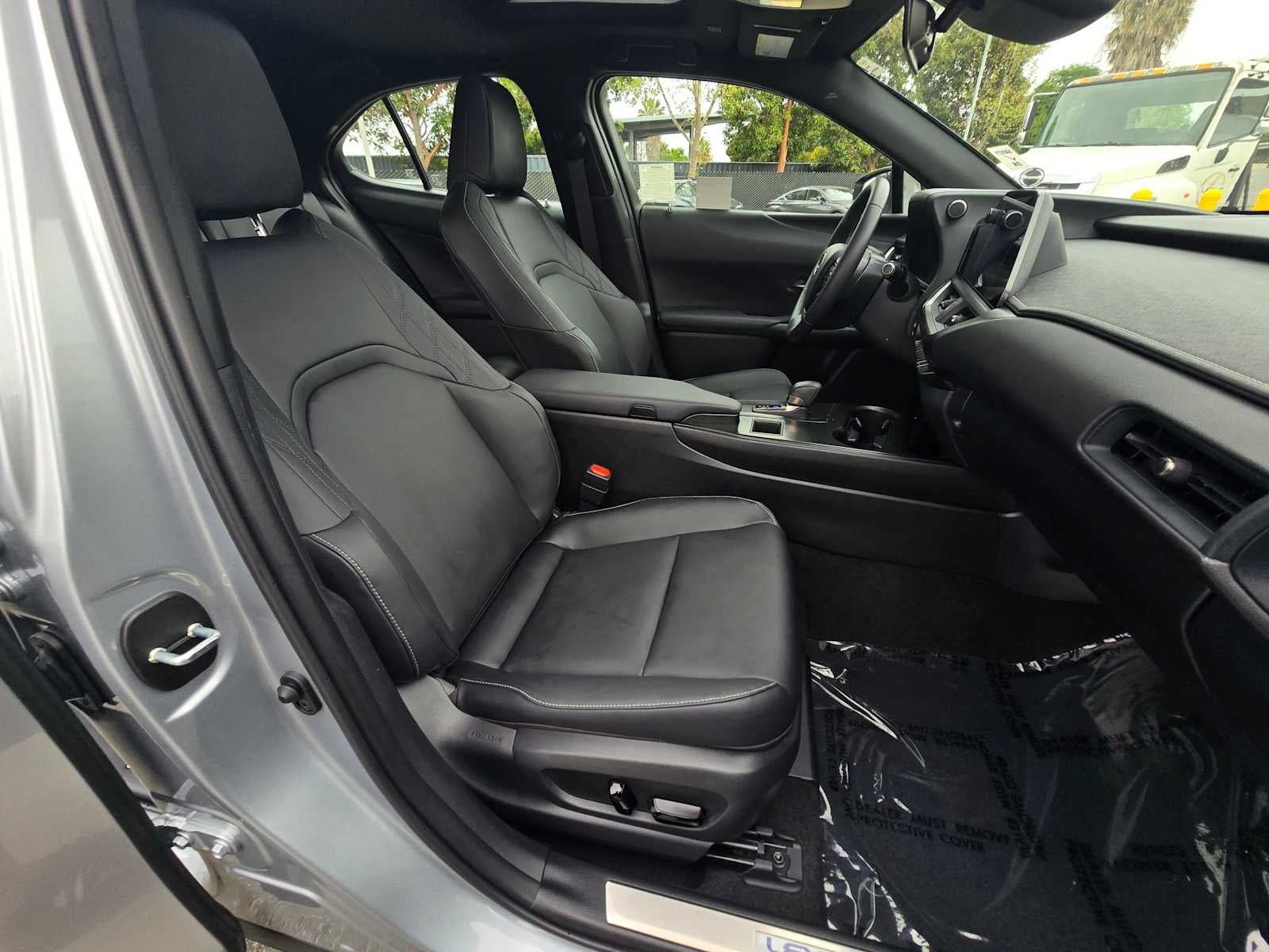 2025 Lexus UX 300h UX 300h