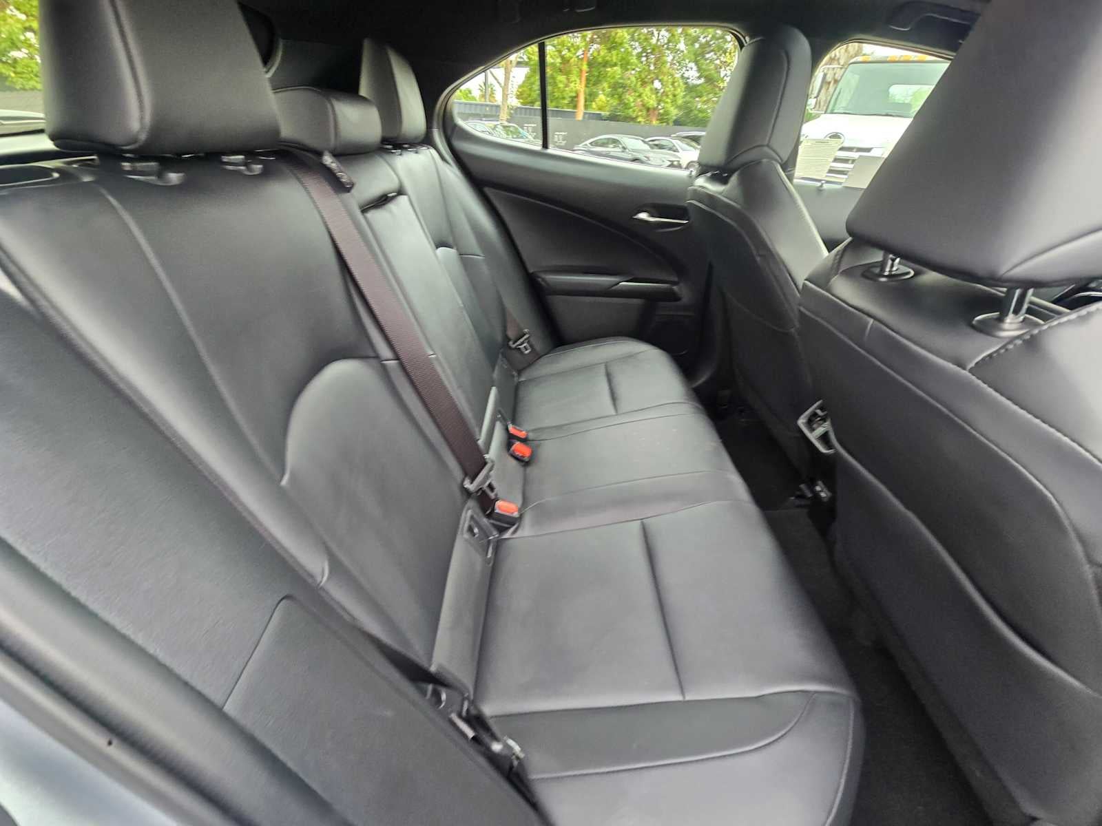 2025 Lexus UX 300h UX 300h