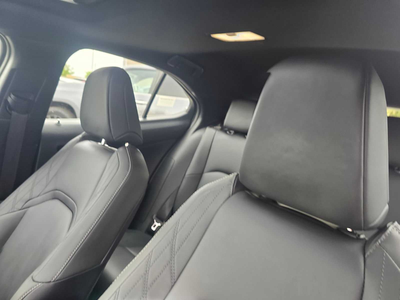 2025 Lexus UX 300h UX 300h