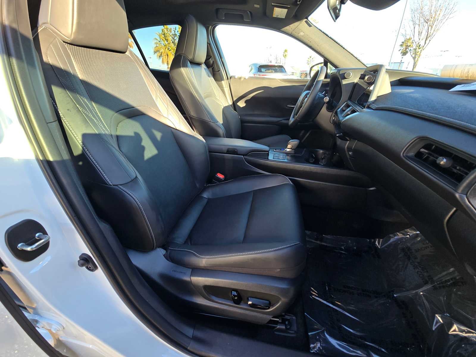 2025 Lexus UX 300h F SPORT DESIGN