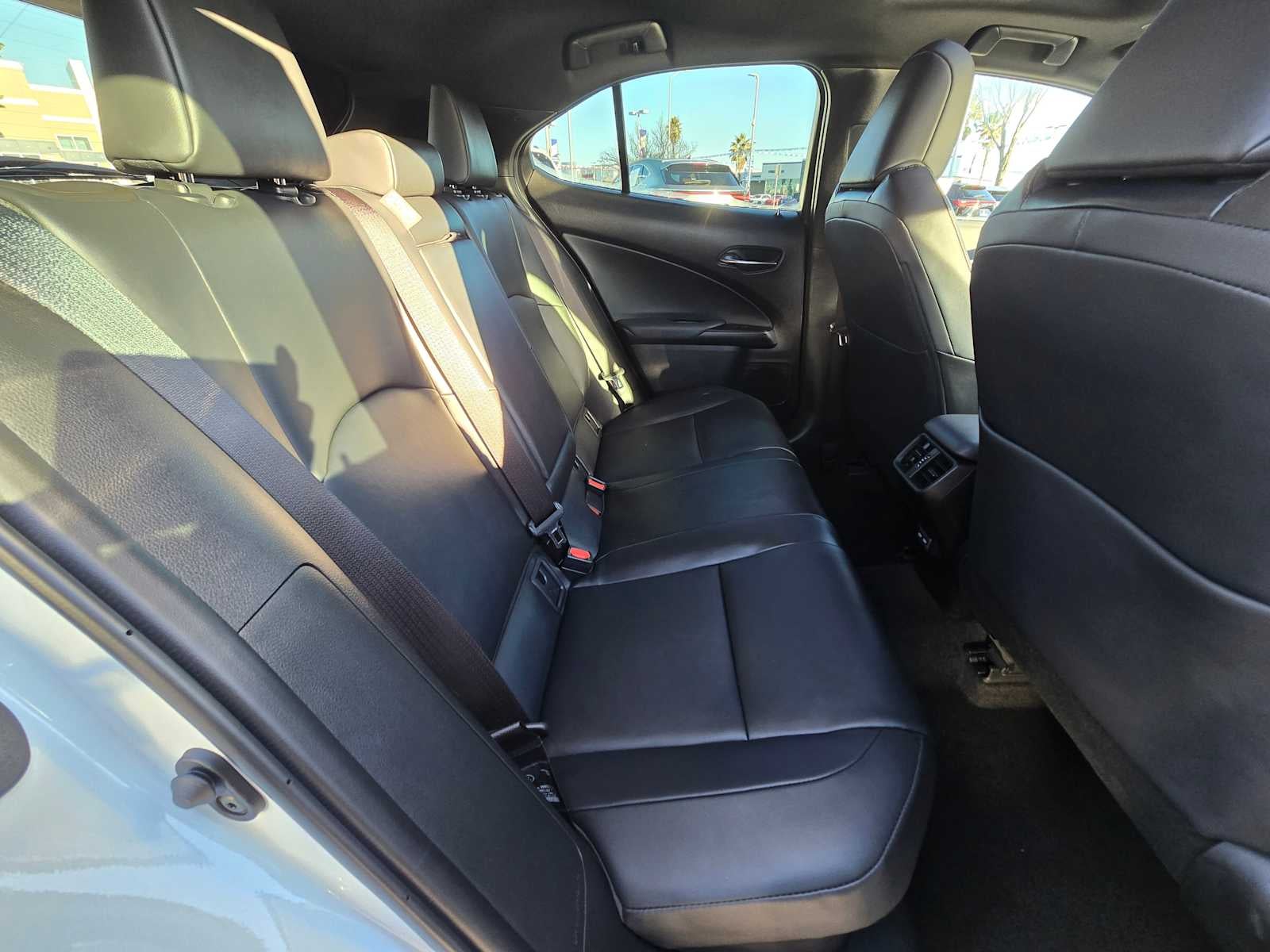 2025 Lexus UX 300h F SPORT DESIGN