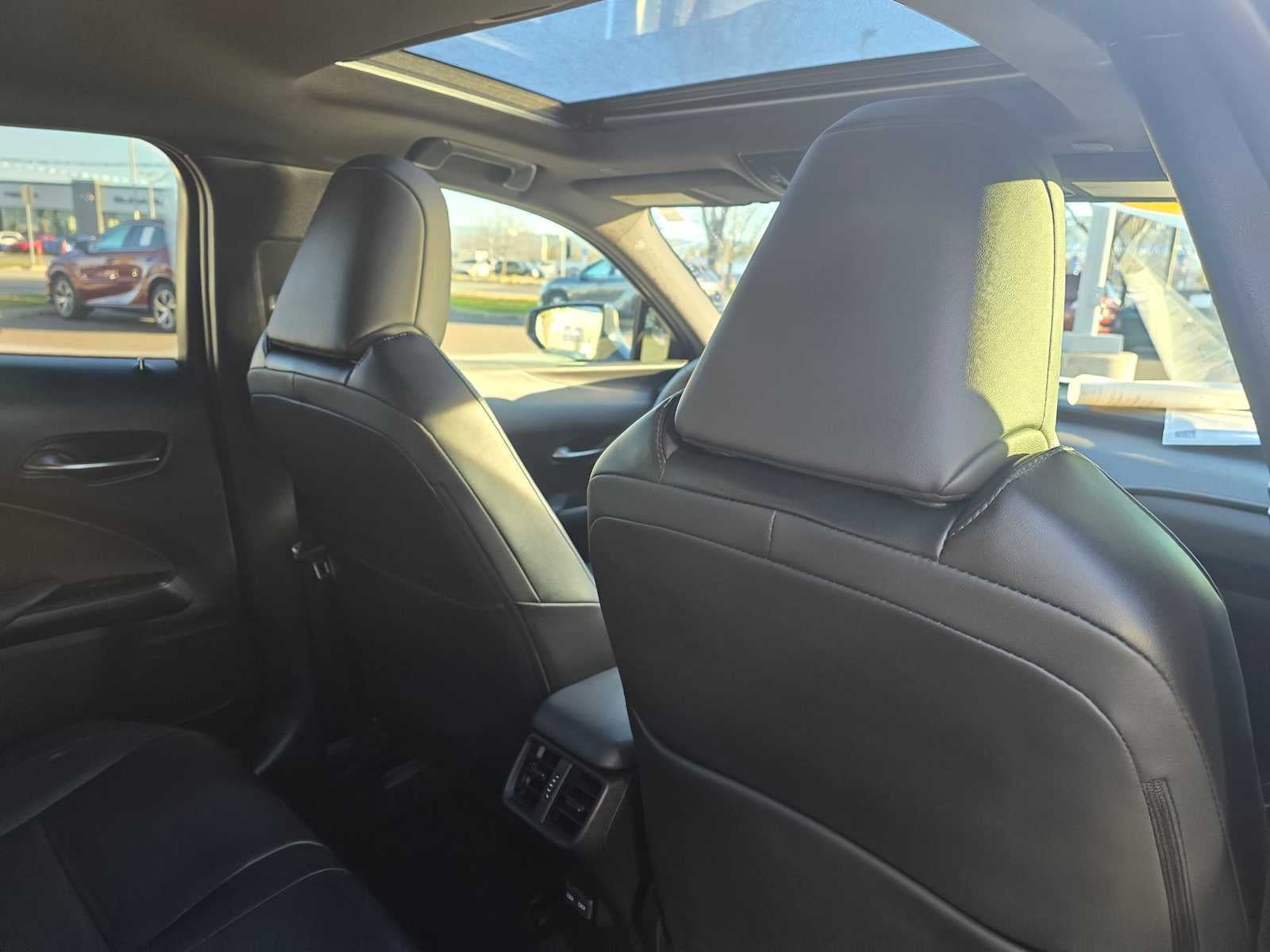 2025 Lexus UX 300h F SPORT DESIGN