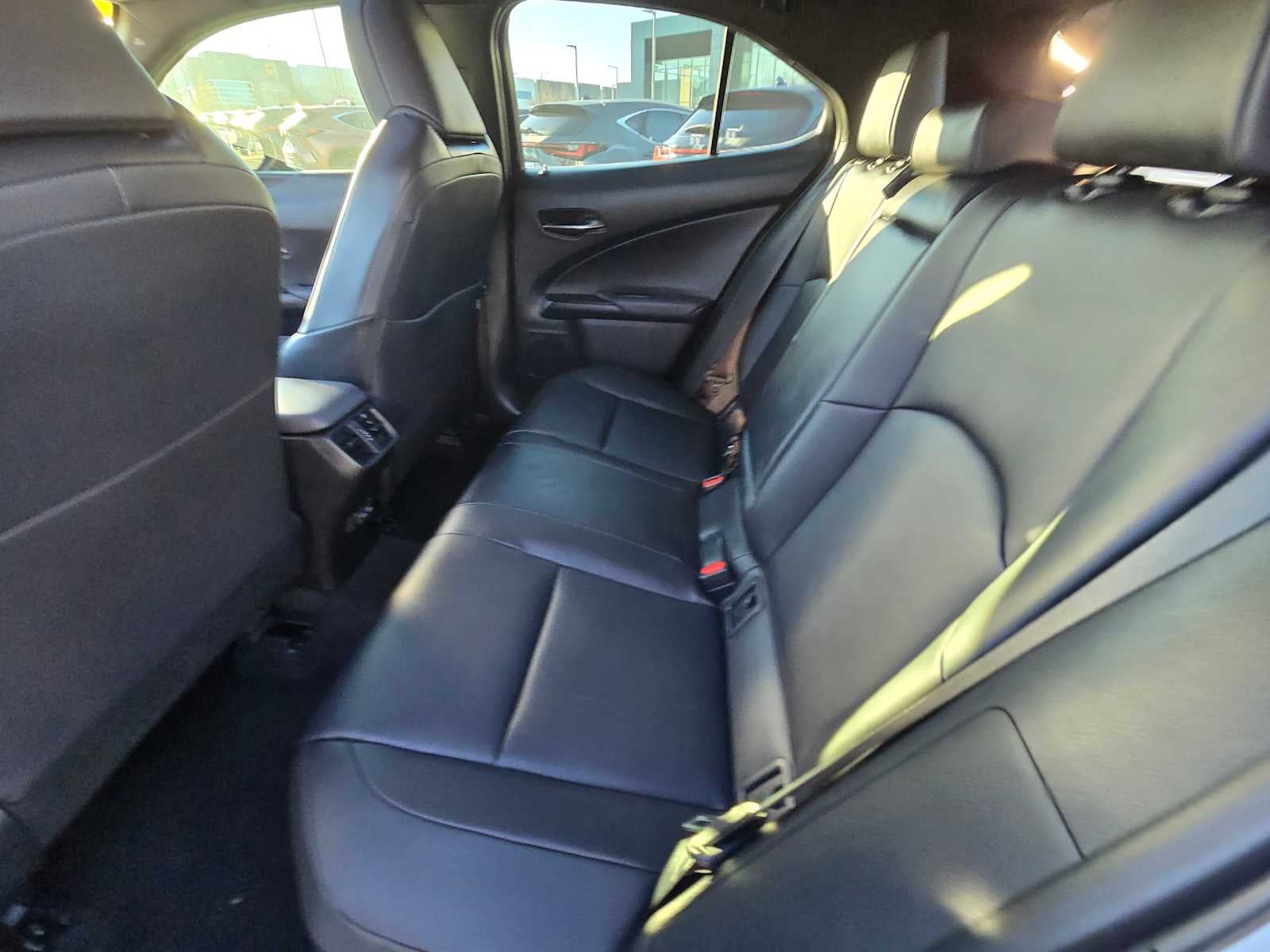 2025 Lexus UX 300h F SPORT DESIGN