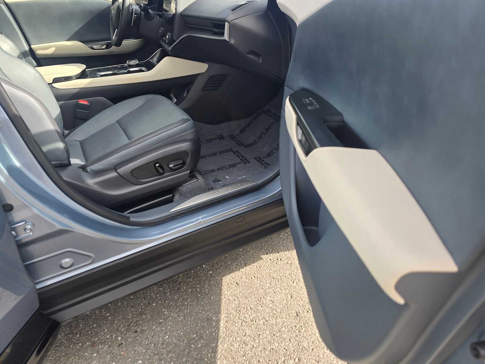 2023 Lexus RZ 450e PREMIUM AWD