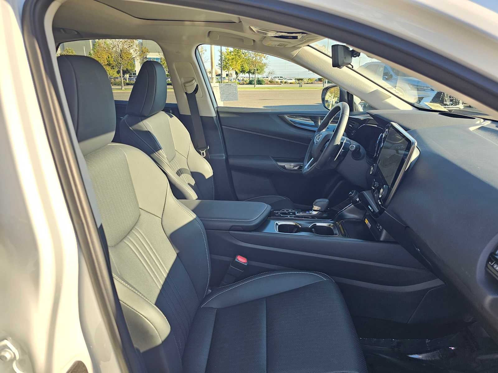 2026 Lexus NX 350h PREMIUM
