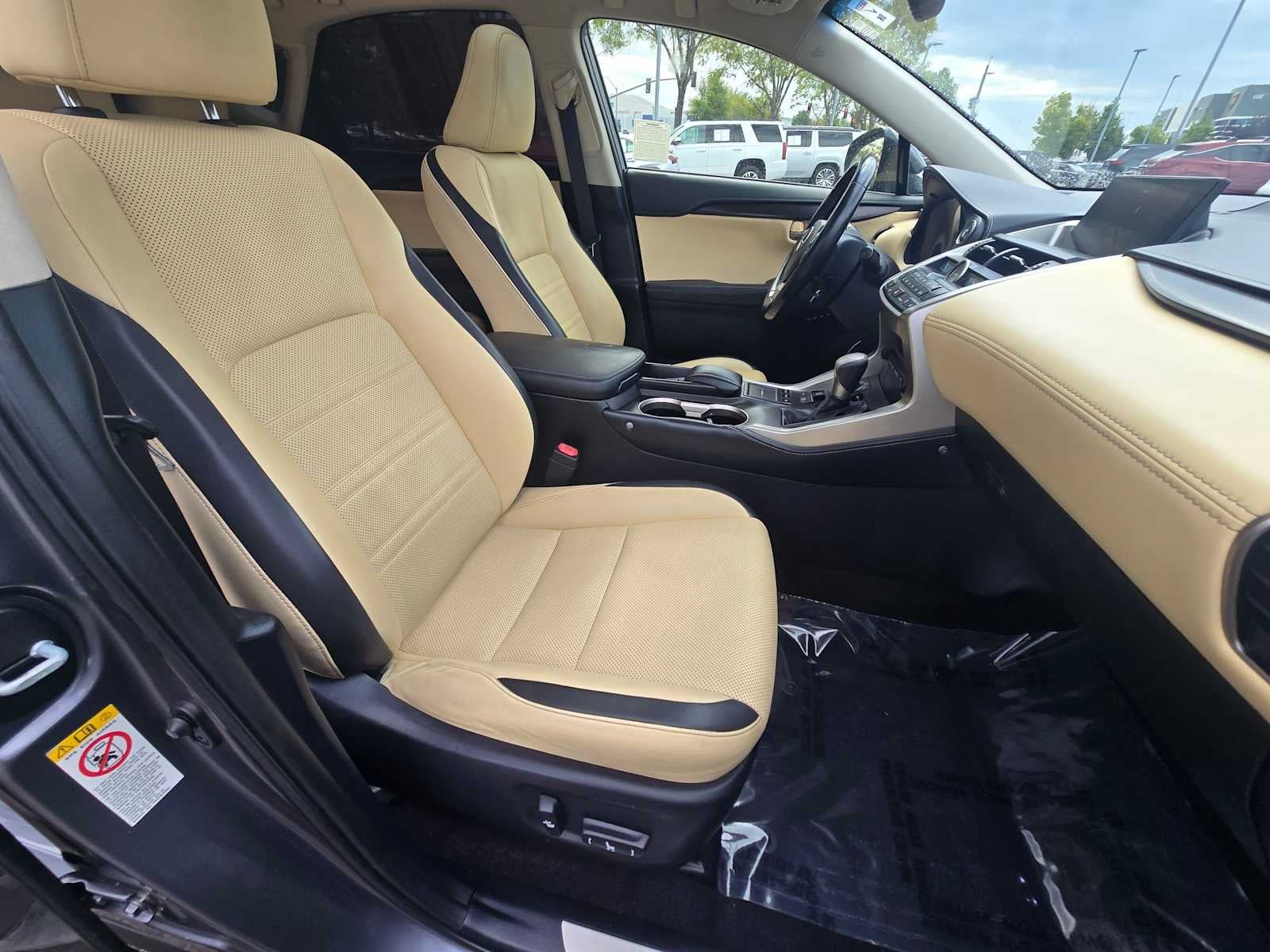 2015 Lexus NX 300h FWD 4dr