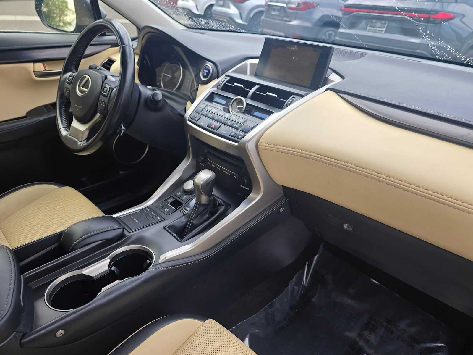 2015 Lexus NX 300h FWD 4dr