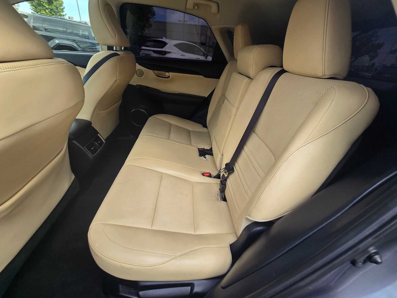 2015 Lexus NX 300h FWD 4dr