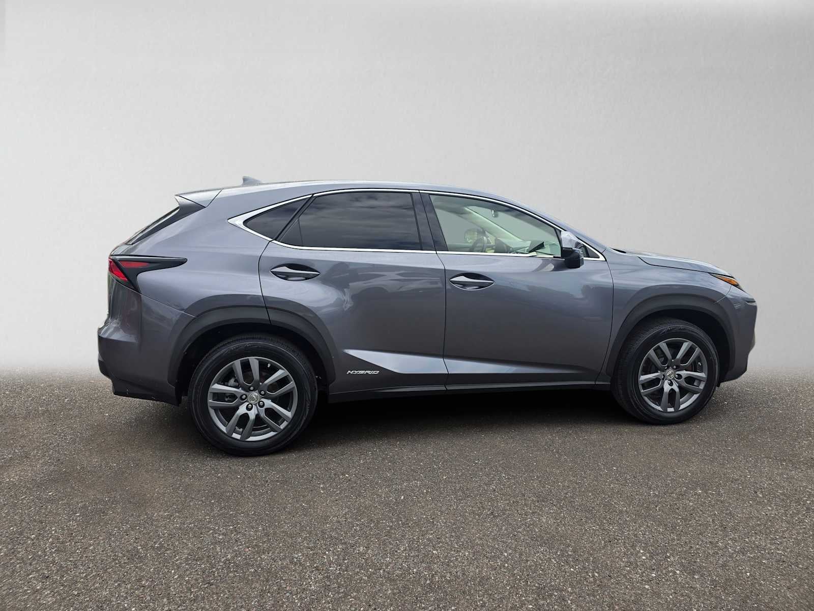 2015 Lexus NX 300h FWD 4dr
