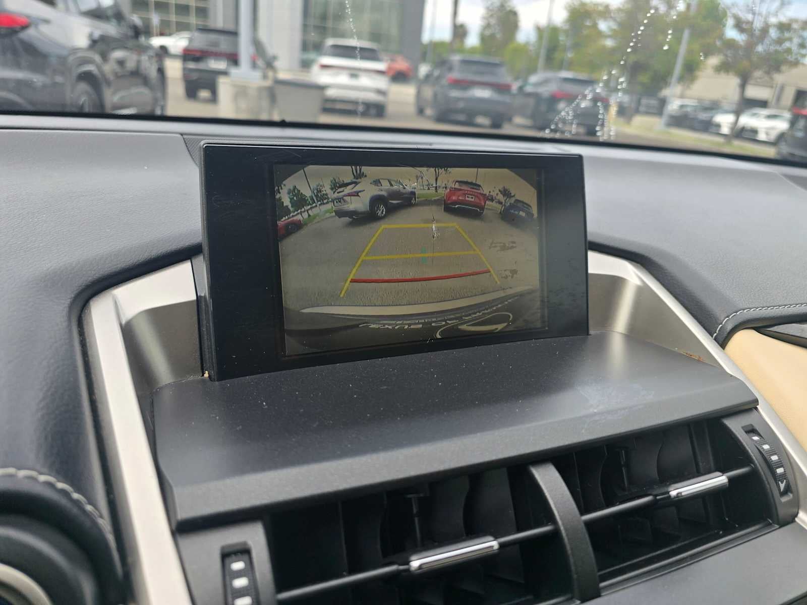 2015 Lexus NX 300h FWD 4dr
