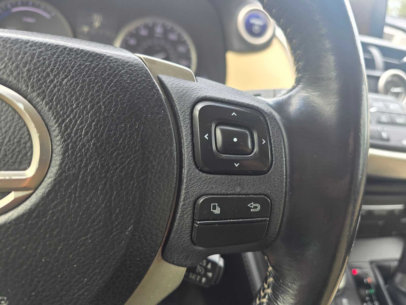 2015 Lexus NX 300h FWD 4dr