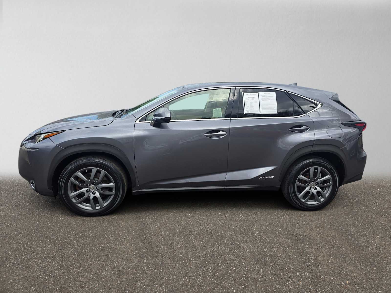 2015 Lexus NX 300h FWD 4dr