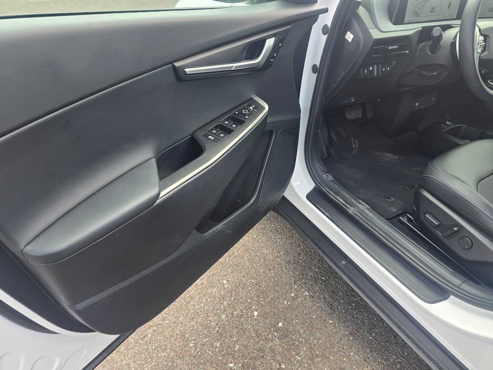 2024 Kia EV6 Light