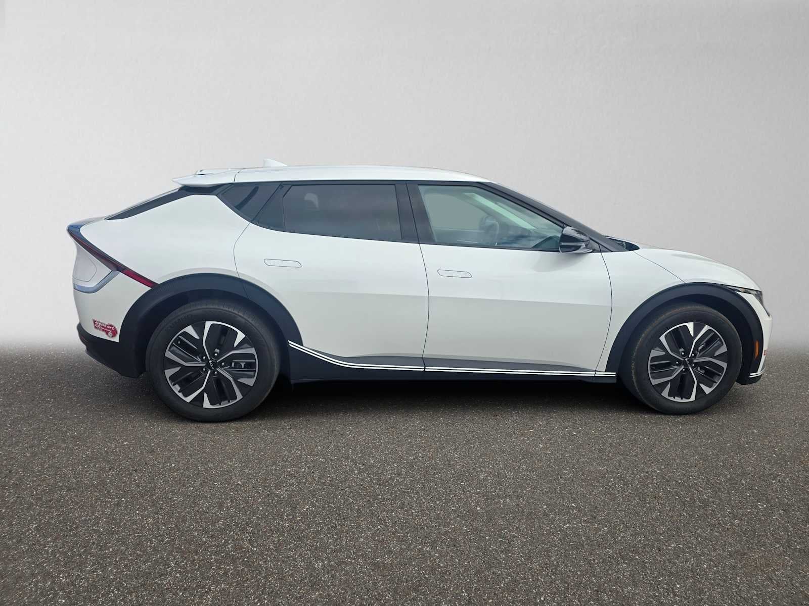 2024 Kia EV6 Light