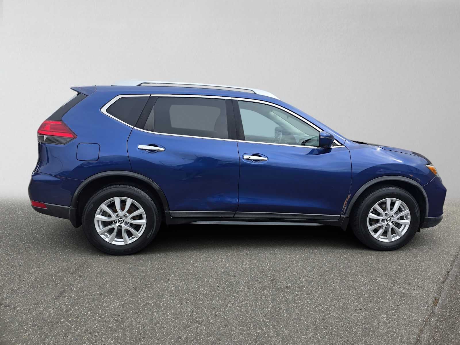 Used 2017 Nissan Rogue SV with VIN KNMAT2MT4HP519129 for sale in Fremont, CA