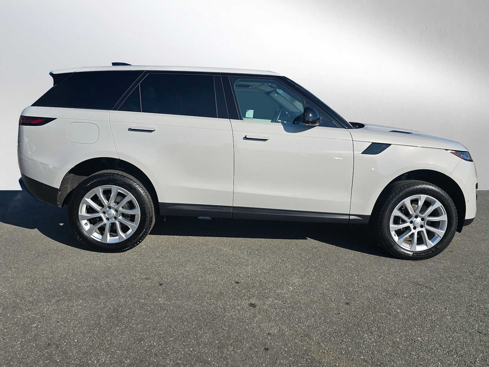 2024 Land Rover Range Rover Sport SE