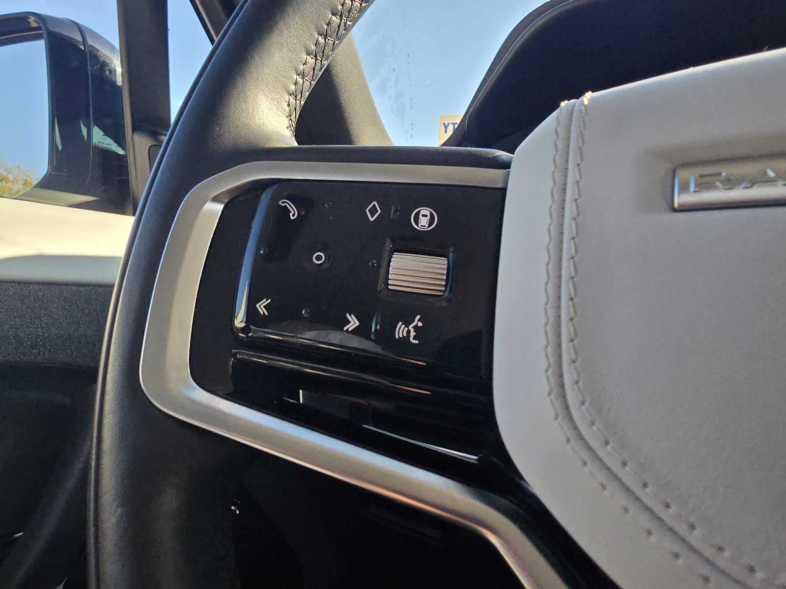 2024 Land Rover Range Rover Sport SE