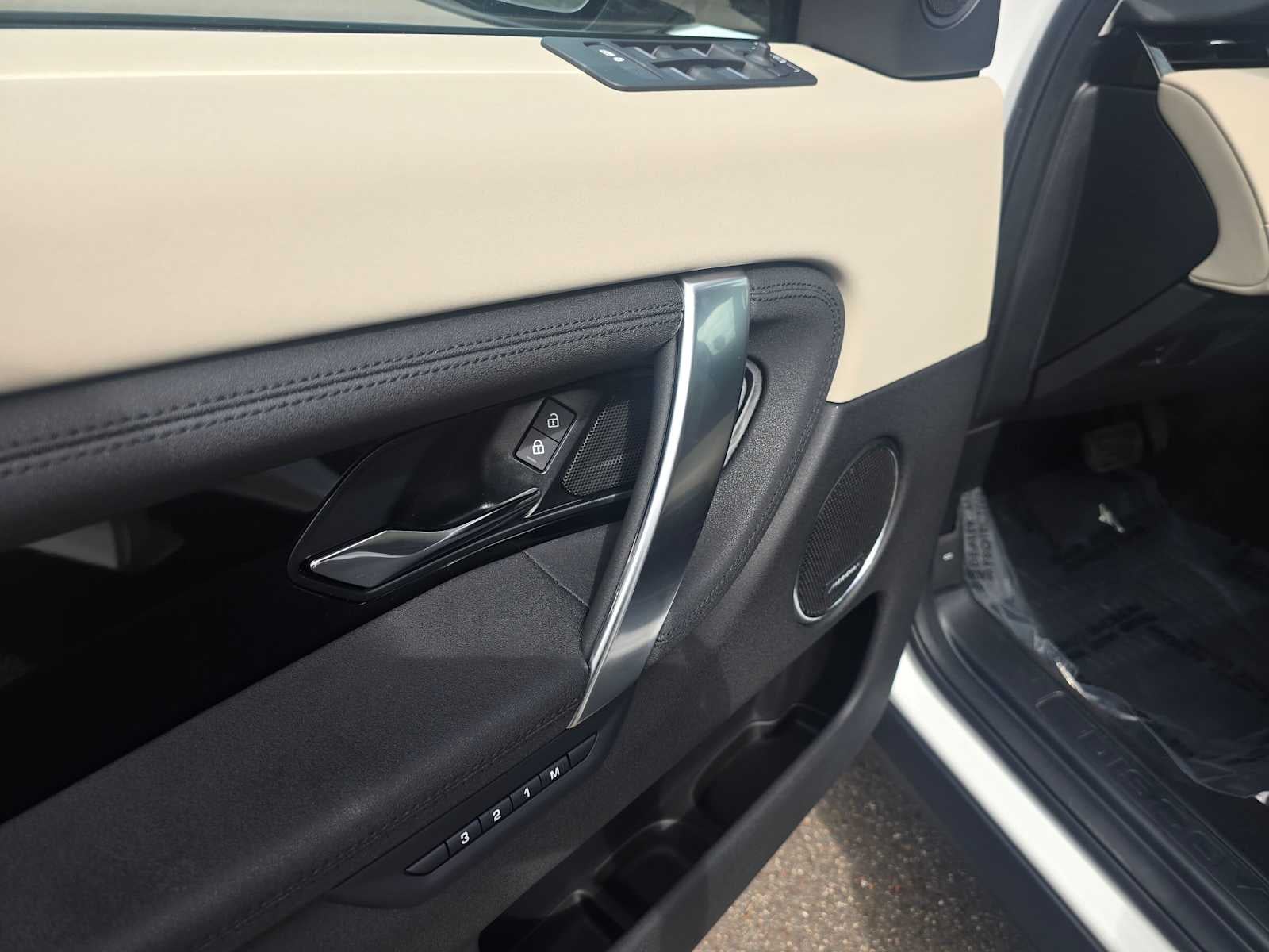 2025 Land Rover Discovery Sport S