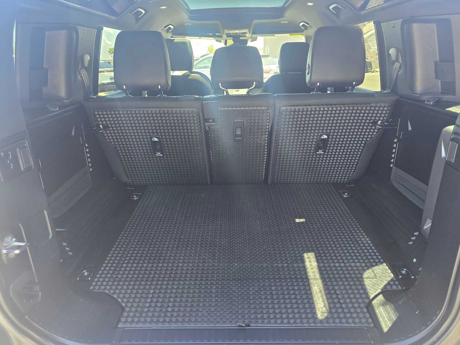 2025 Land Rover Defender S