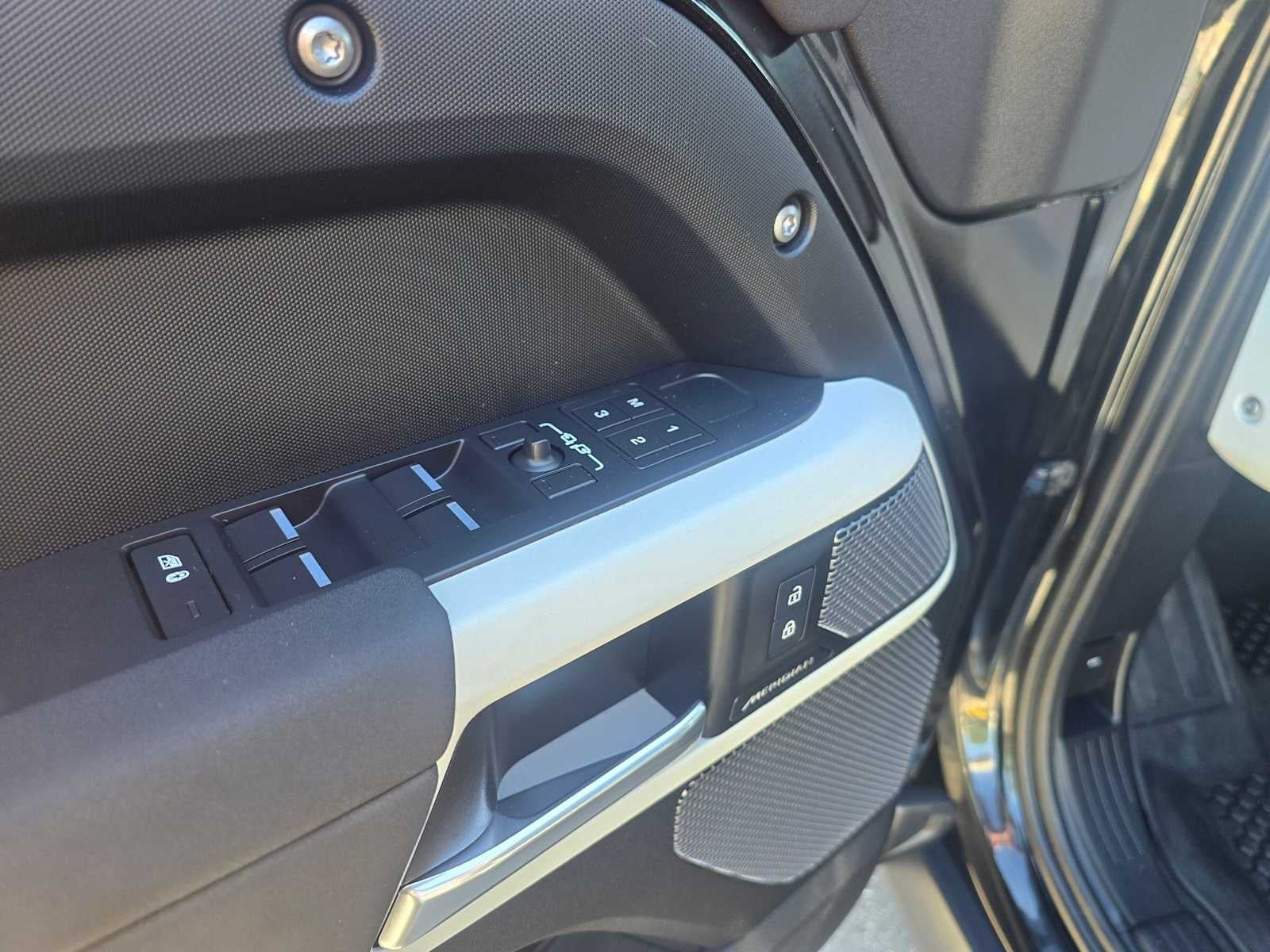 2023 Land Rover Defender S