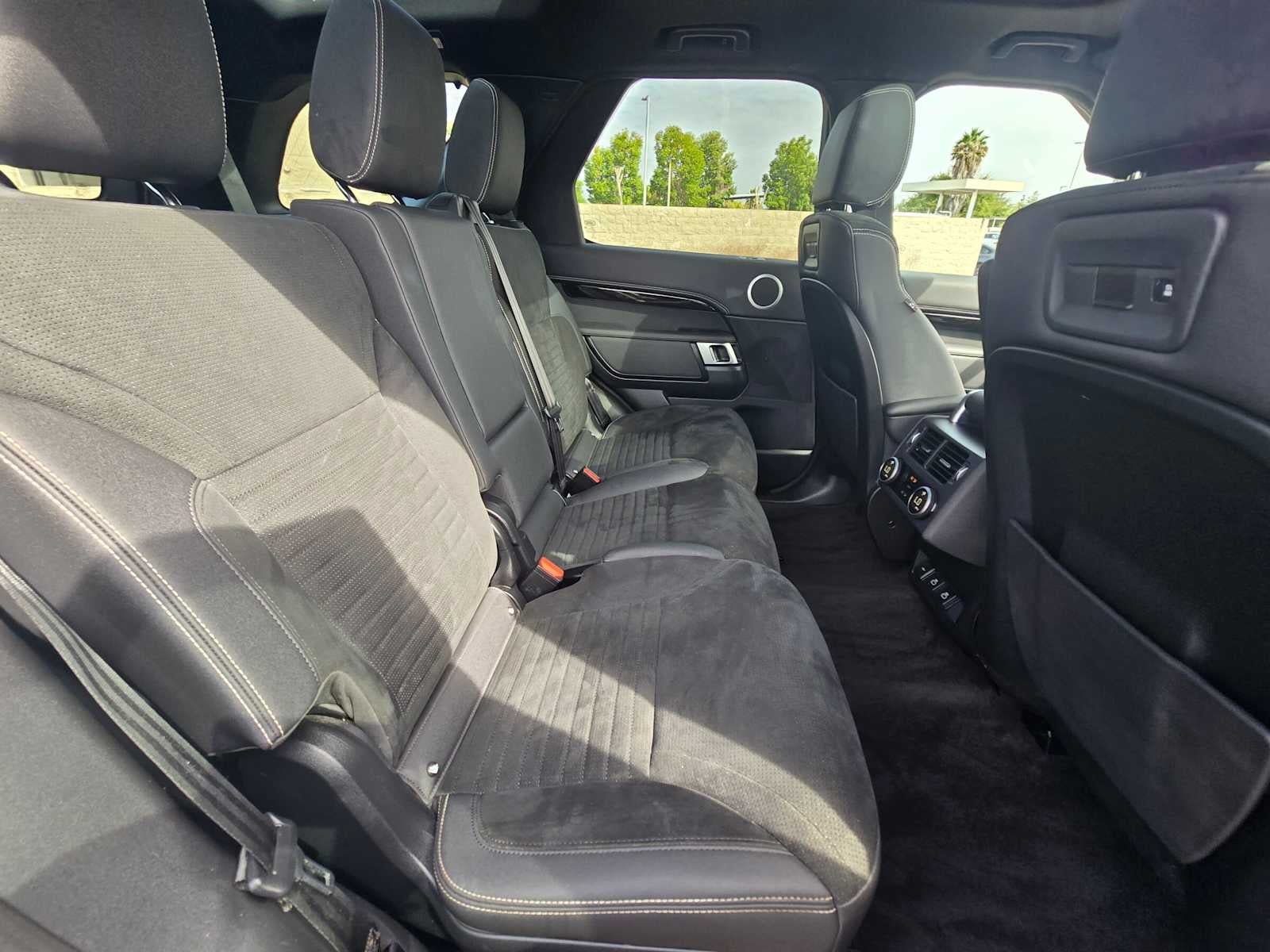 2023 Land Rover Discovery S R-Dynamic