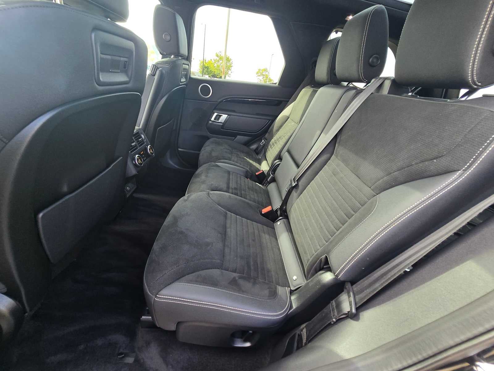 2023 Land Rover Discovery S R-Dynamic