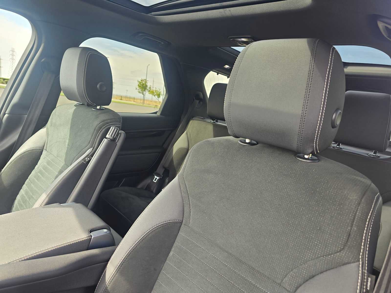 2023 Land Rover Discovery S R-Dynamic