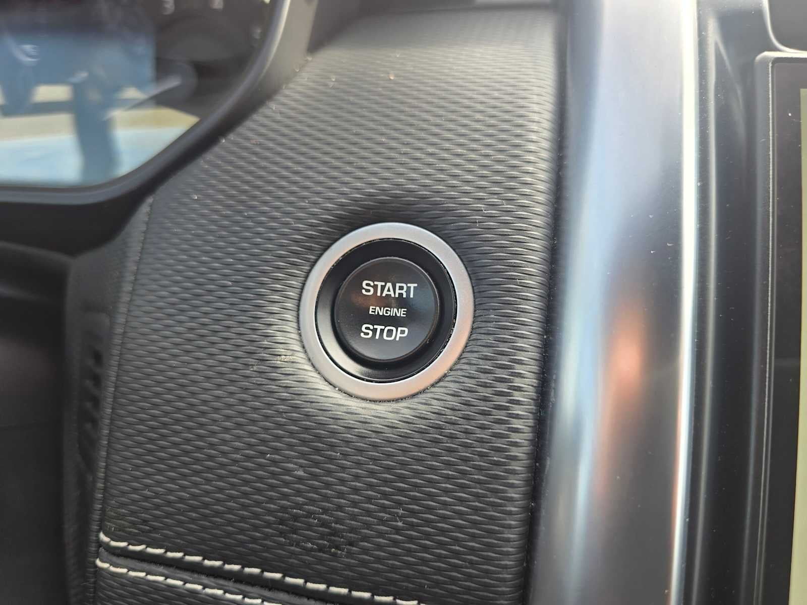 2023 Land Rover Discovery S R-Dynamic