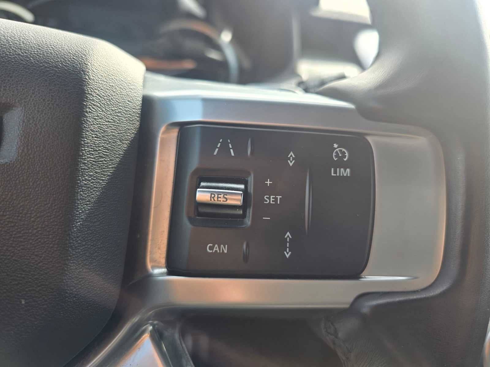 2023 Land Rover Discovery S R-Dynamic