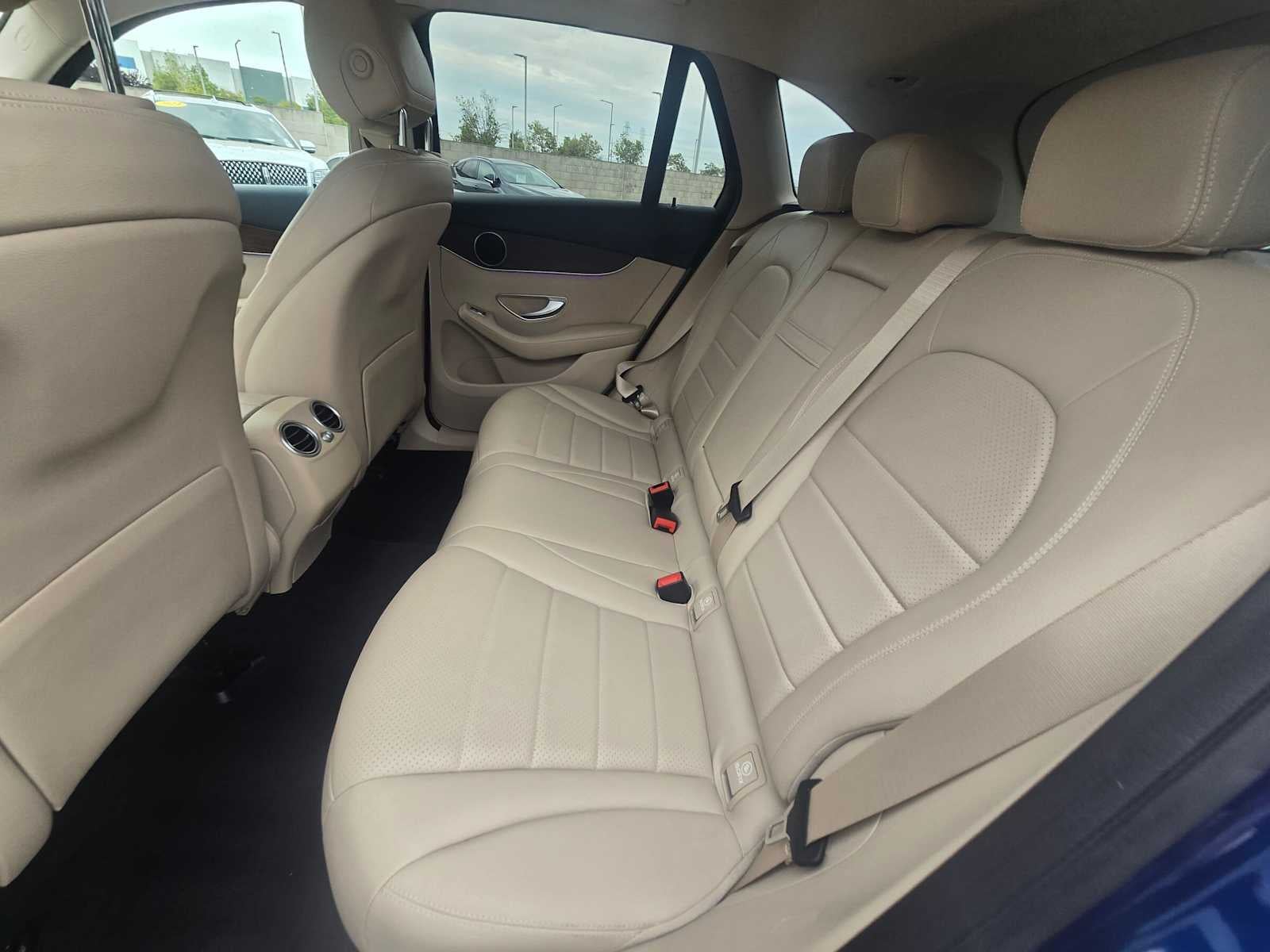 2021 Mercedes-Benz GLC 300 GLC 300