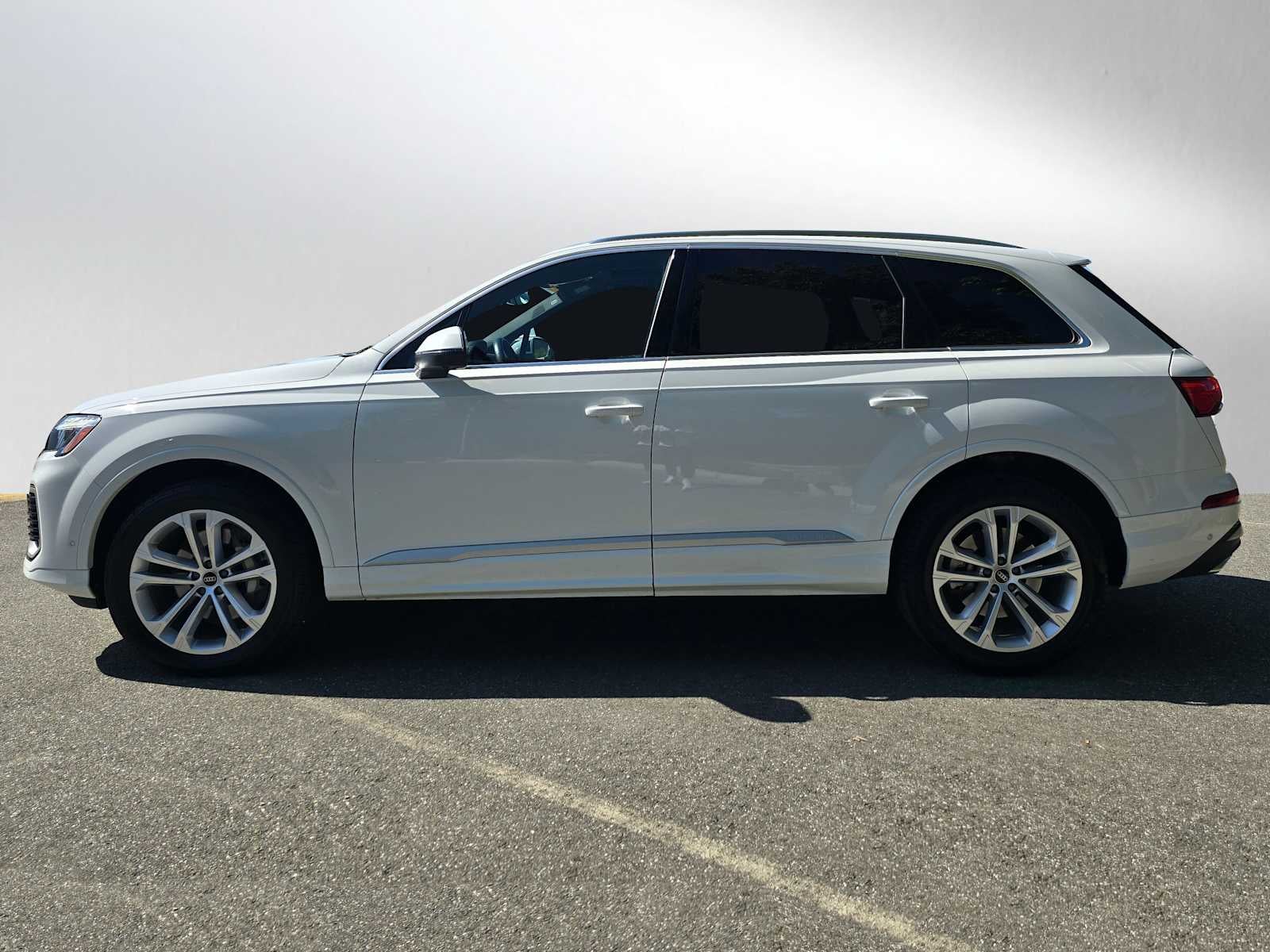 2025 Audi Q7 Premium Plus
